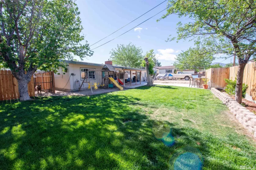 271 B St, Hawthorne, Nevada 89415, 3 Bedrooms Bedrooms, ,2 BathroomsBathrooms,Residential,For Sale,B St,240011058