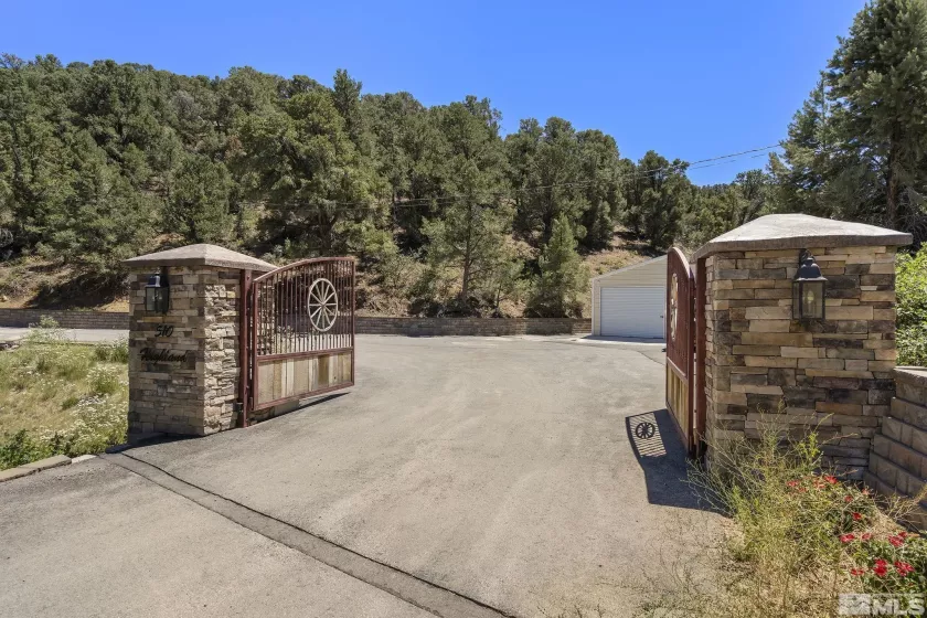 510 Highland Rd, Reno, Nevada 89521-6964, 5 Bedrooms Bedrooms, ,3 BathroomsBathrooms,Residential,For Sale,Highland Rd,230008926