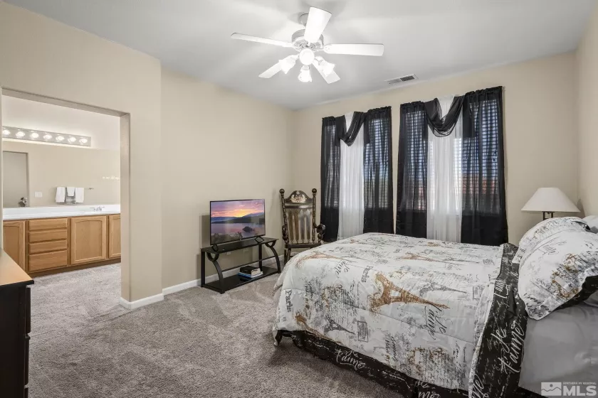 855 University Park Loop, Reno, Nevada 89512, 3 Bedrooms Bedrooms, ,2 BathroomsBathrooms,Residential,For Sale,University Park Loop,240005993