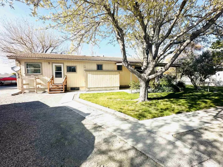 475 14th St, Lovelock, Nevada 89419, 3 Bedrooms Bedrooms, ,2 BathroomsBathrooms,Residential,For Sale,14th St,240004904