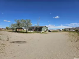 10 Holmes Court, Yerington, Nevada 89447, 3 Bedrooms Bedrooms, ,2 BathroomsBathrooms,Residential,For Sale,Holmes Court,240004694