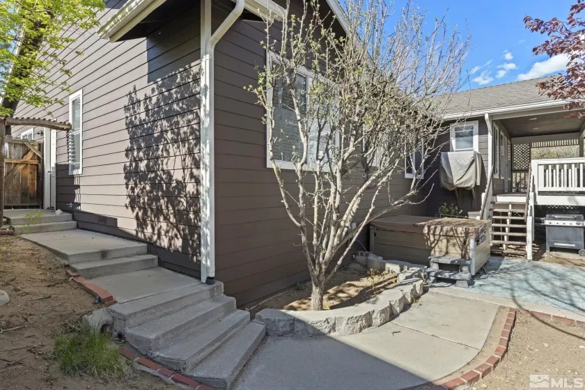 3881 Cashill Blvd, Reno, Nevada 89509, 3 Bedrooms Bedrooms, ,2 BathroomsBathrooms,Residential,For Sale,Cashill Blvd,240004425