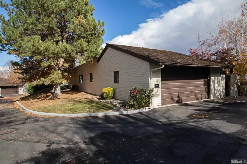 4935 Lakeridge Terrace West, Reno, Nevada 89509, 3 Bedrooms Bedrooms, ,3 BathroomsBathrooms,Residential,For Sale,Lakeridge Terrace West,240004233