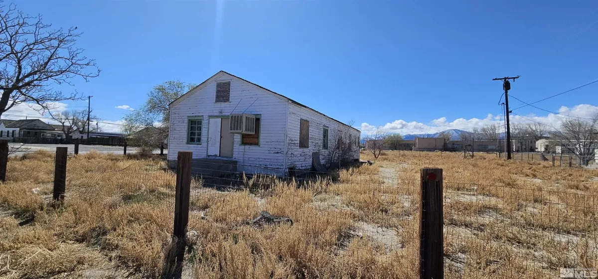 682 C Street, Hawthorne, Nevada 89415, 2 Bedrooms Bedrooms, ,1 BathroomBathrooms,Residential,For Sale,C Street,240004135