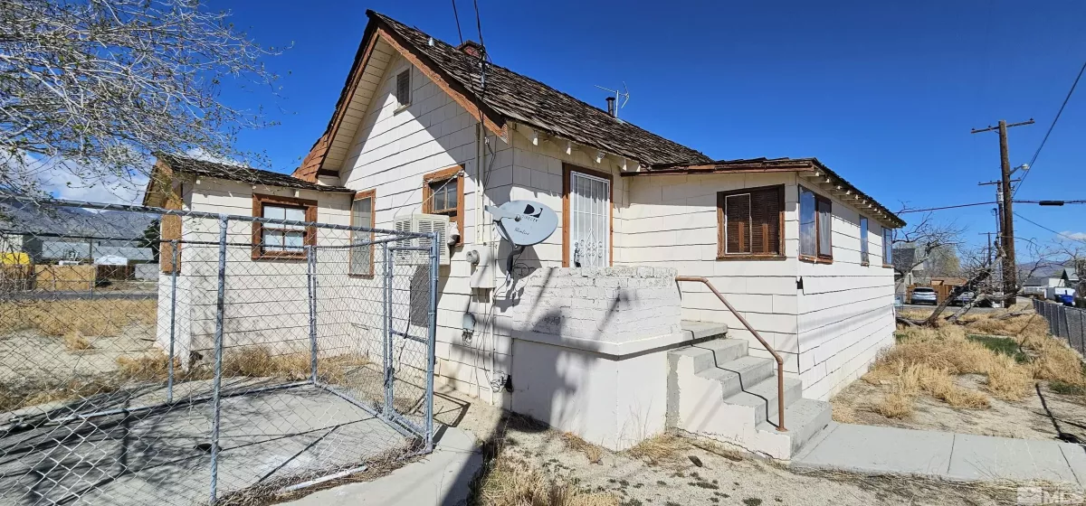 682 C Street, Hawthorne, Nevada 89415, 2 Bedrooms Bedrooms, ,1 BathroomBathrooms,Residential,For Sale,C Street,240004135