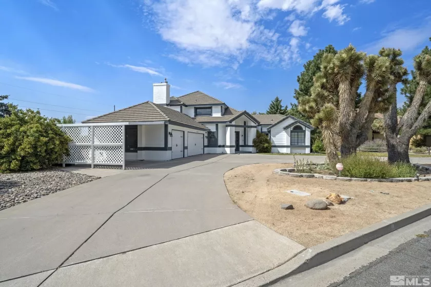 14050 Riata Circle, Reno, Nevada 89521, 4 Bedrooms Bedrooms, ,3 BathroomsBathrooms,Residential,For Sale,Riata Circle,240006180