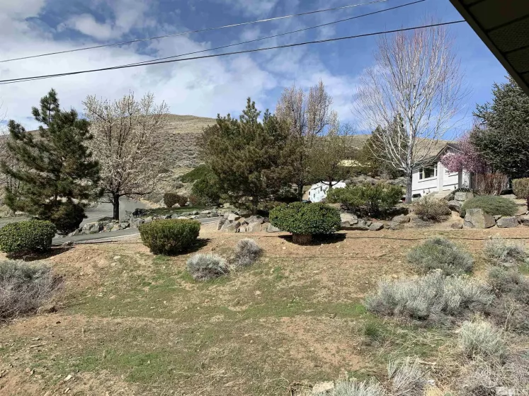 105 Cheyenne Dr, Reno, Nevada 89521, 4 Bedrooms Bedrooms, ,3 BathroomsBathrooms,Residential,For Sale,Cheyenne Dr,240003881