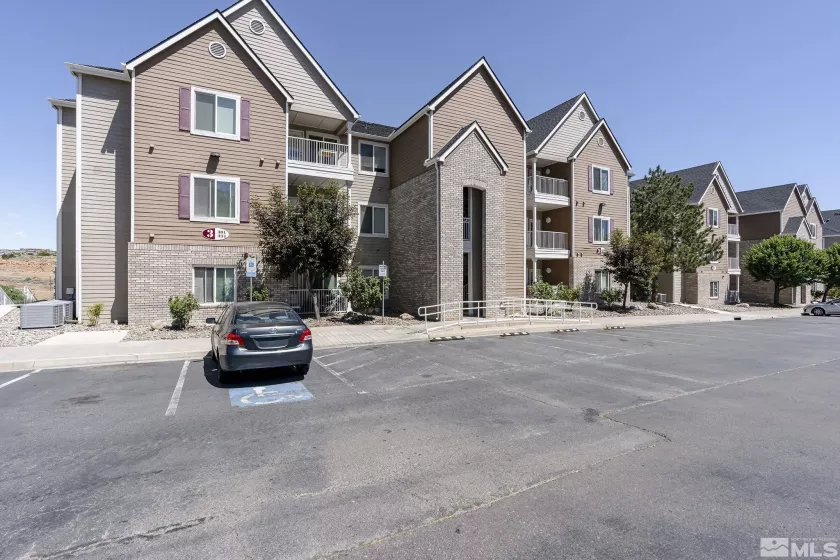 200 Talus Way #324, Reno, Nevada 89503, 4 Bedrooms Bedrooms, ,4 BathroomsBathrooms,Residential,For Sale,Talus Way #324,240006724