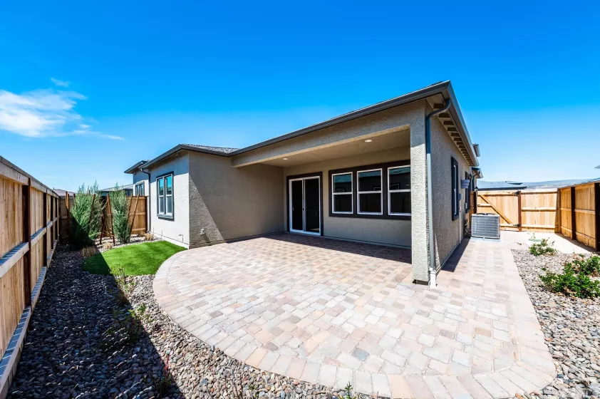 7379 Oakmont Lane, Sparks, Nevada 89436, 2 Bedrooms Bedrooms, ,2 BathroomsBathrooms,Residential,For Sale,Oakmont Lane,240002288