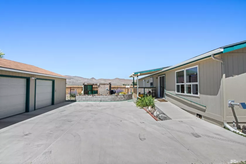 3 Smoke Tree Ln, Yerington, Nevada 89447, 3 Bedrooms Bedrooms, ,2 BathroomsBathrooms,Residential,For Sale,Smoke Tree Ln,240002886