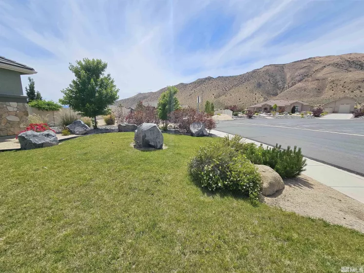 260 Serenade Drive, Sparks, Nevada 89441, 5 Bedrooms Bedrooms, ,3 BathroomsBathrooms,Residential,For Sale,Serenade Drive,240002646