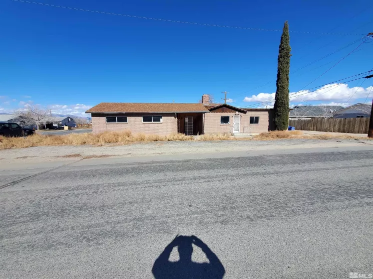 215 9th St, Hawthorne, Nevada 89415, 2 Bedrooms Bedrooms, ,2 BathroomsBathrooms,Residential,For Sale,9th St,240002608