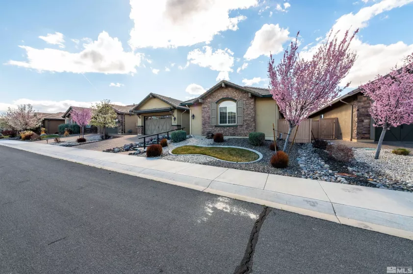 10065 Ellis Park Lane, Reno, Nevada 89521, 3 Bedrooms Bedrooms, ,2 BathroomsBathrooms,Residential,For Sale,Ellis Park Lane,240003549