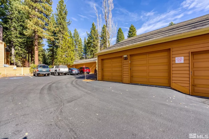 120 Village Blvd Unit 129, Incline Village, Nevada 89451, 2 Bedrooms Bedrooms, ,2 BathroomsBathrooms,Residential,For Sale,Village Blvd Unit 129,230013514