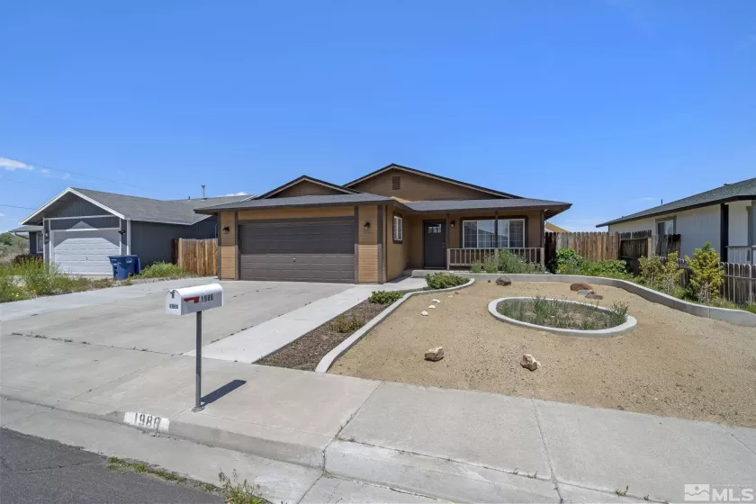 1986 Albert, Fallon, Nevada 89406, 4 Bedrooms Bedrooms, ,2 BathroomsBathrooms,Residential,For Sale,Albert,240005586