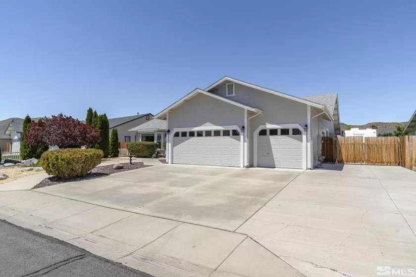 2331 Soar Dr, Sparks, Nevada 89441, 4 Bedrooms Bedrooms, ,3 BathroomsBathrooms,Residential,For Sale,Soar Dr,240005887