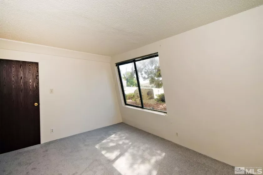 11 Vista Rafael Parkway, Reno, Nevada 89503, 2 Bedrooms Bedrooms, ,2 BathroomsBathrooms,Residential,For Sale,Vista Rafael Parkway,240007775