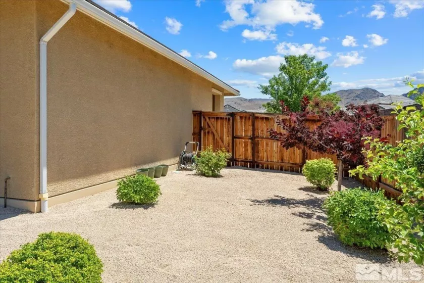 9895 SHADOWLESS, Reno, Nevada 89521, 2 Bedrooms Bedrooms, ,2 BathroomsBathrooms,Residential,For Sale,SHADOWLESS,240007463