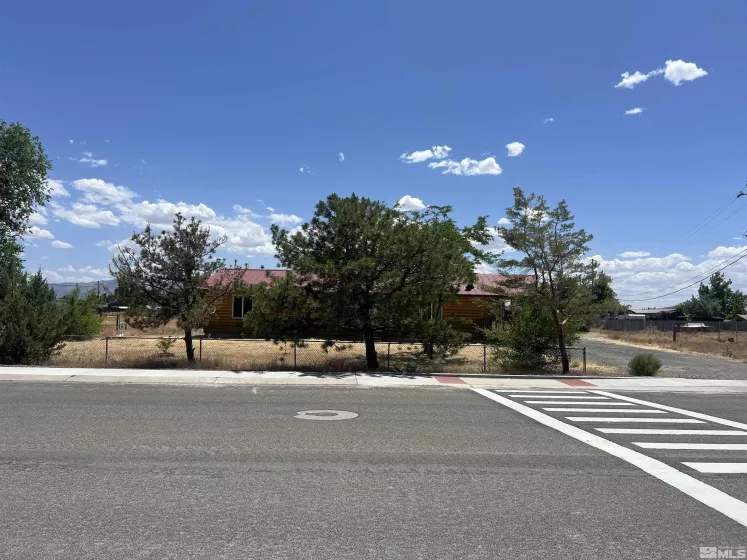 390 Lemaire Rd., Battle Mountain, Nevada 89820, 3 Bedrooms Bedrooms, ,2 BathroomsBathrooms,Residential,For Sale,Lemaire Rd.,240008211