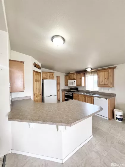 390 Lemaire Rd., Battle Mountain, Nevada 89820, 3 Bedrooms Bedrooms, ,2 BathroomsBathrooms,Residential,For Sale,Lemaire Rd.,240008211