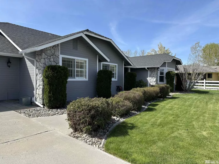 1527 Lou Ct, Gardnerville, Nevada 89460, 3 Bedrooms Bedrooms, ,2 BathroomsBathrooms,Residential,For Sale,Lou Ct,240005799