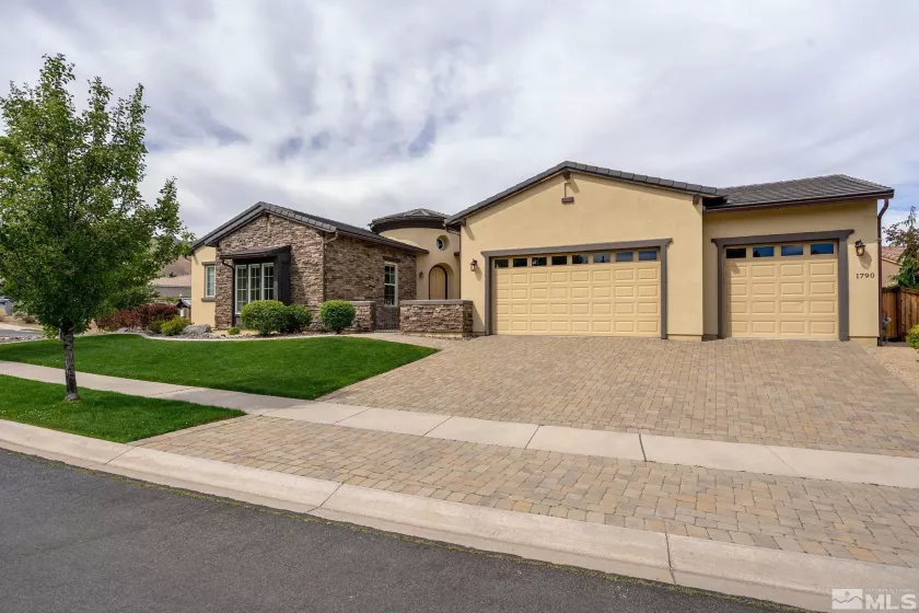 1790 Laurel Ridge Dr, Reno, Nevada 89523, 4 Bedrooms Bedrooms, ,3 BathroomsBathrooms,Residential,For Sale,Laurel Ridge Dr,240008242