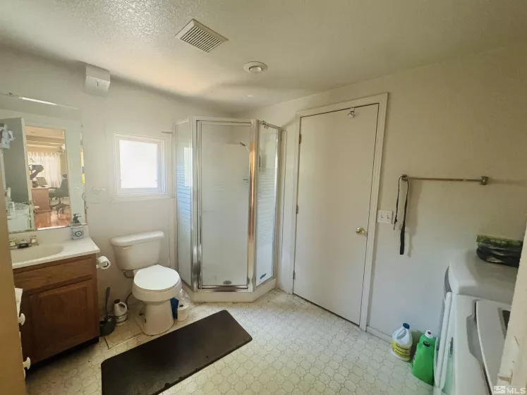 1590 Franklin Ave, Lovelock, Nevada 89419, 2 Bedrooms Bedrooms, ,2 BathroomsBathrooms,Residential,For Sale,Franklin Ave,240008272