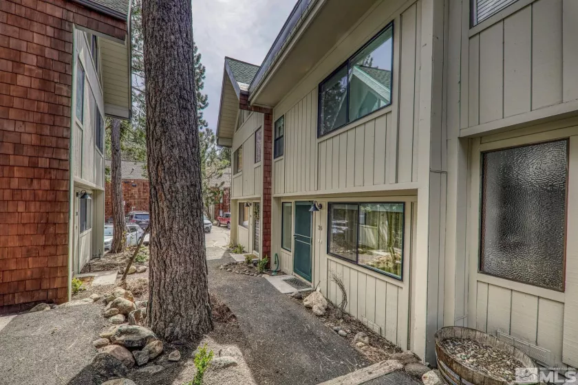 989 Tahoe Blvd, Incline Village, Nevada 89451, 3 Bedrooms Bedrooms, ,2 BathroomsBathrooms,Residential,For Sale,Tahoe Blvd,240003933