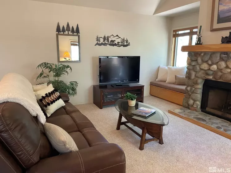 939 Incline Way, Incline Village, Nevada 89451, 2 Bedrooms Bedrooms, ,2 BathroomsBathrooms,Residential,For Sale,Incline Way,240008903