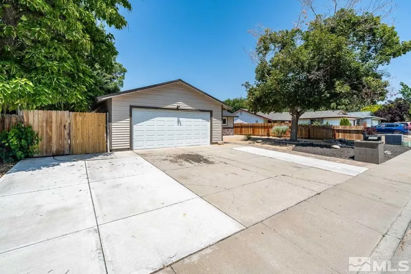 2857 Jake St, Reno, Nevada 89502, 3 Bedrooms Bedrooms, ,2 BathroomsBathrooms,Residential,For Sale,Jake St,240009471