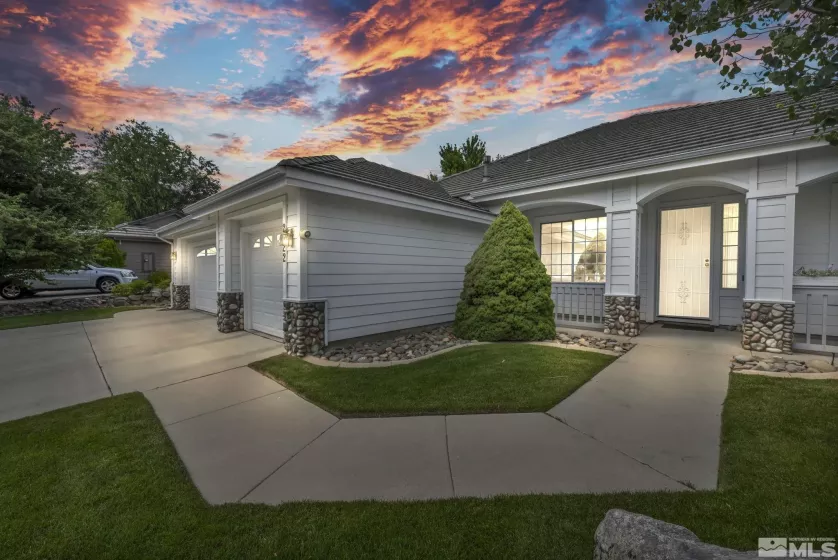 2522 Bedford Way, Carson City, Nevada 89703, 3 Bedrooms Bedrooms, ,2 BathroomsBathrooms,Residential,For Sale,Bedford Way,240009509