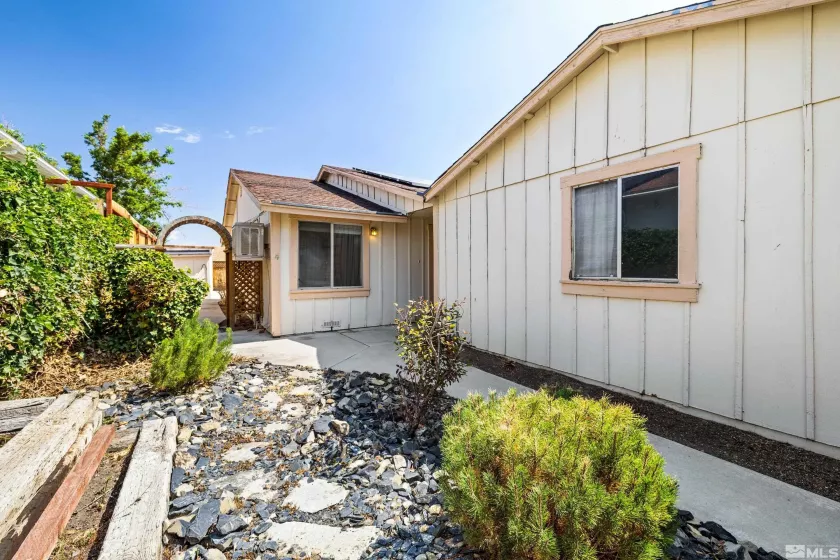 6827 Flower, Reno, Nevada 89506, 3 Bedrooms Bedrooms, ,2 BathroomsBathrooms,Residential,For Sale,Flower,240009632