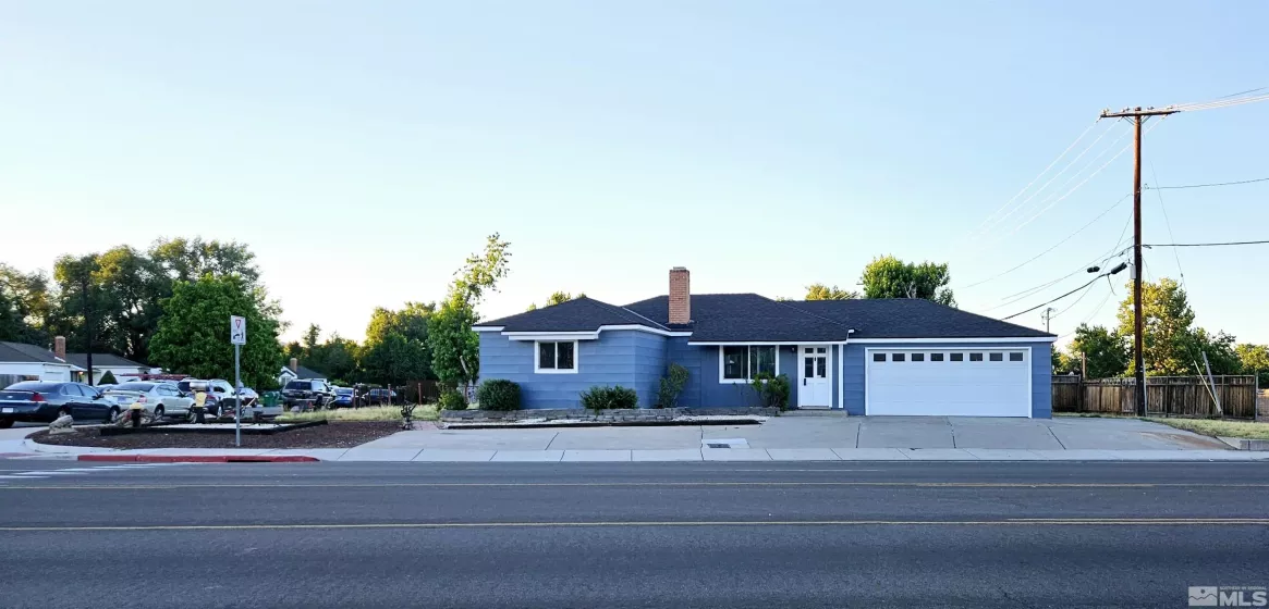 102 E Prater Way, Sparks, Nevada 89431, 4 Bedrooms Bedrooms, ,3 BathroomsBathrooms,Residential,For Sale,Prater Way,240009677