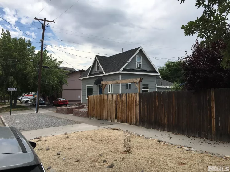 424 10Th St, Reno, Nevada 89503, 4 Bedrooms Bedrooms, ,2 BathroomsBathrooms,Residential,For Sale,10Th St,240009943