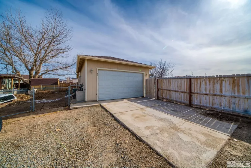 35 Buffalo Ln, Yerington, Nevada 89447, 3 Bedrooms Bedrooms, ,2 BathroomsBathrooms,Residential,For Sale,Buffalo Ln,240001467