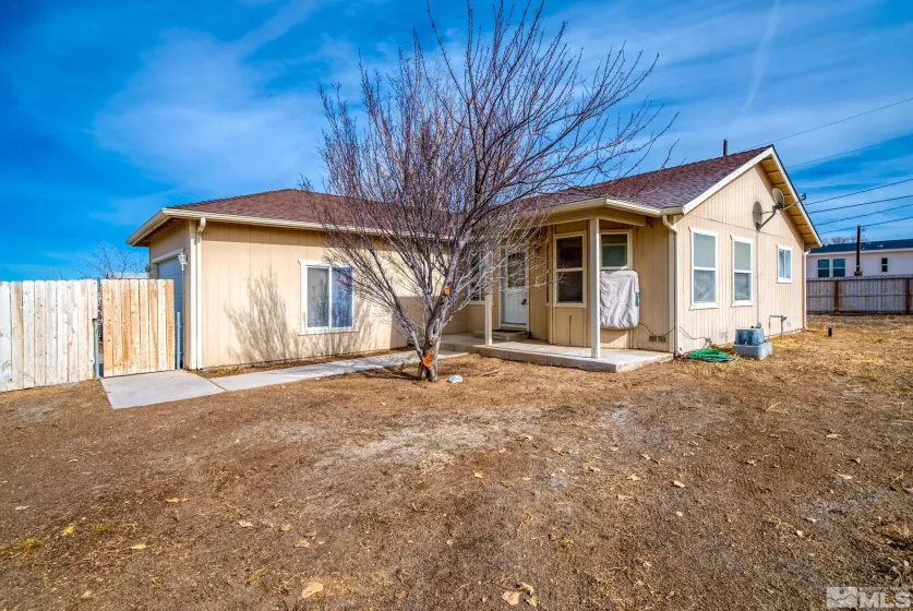 35 Buffalo Ln, Yerington, Nevada 89447, 3 Bedrooms Bedrooms, ,2 BathroomsBathrooms,Residential,For Sale,Buffalo Ln,240001467