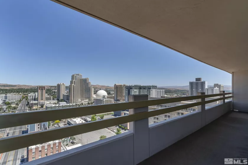 100 Arlington Ave #21J, Reno, Nevada 89501, 2 Bedrooms Bedrooms, ,2 BathroomsBathrooms,Residential,For Sale,Arlington Ave #21J,240010283