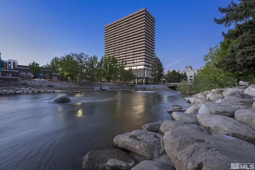 100 Arlington Ave #21J, Reno, Nevada 89501, 2 Bedrooms Bedrooms, ,2 BathroomsBathrooms,Residential,For Sale,Arlington Ave #21J,240010283