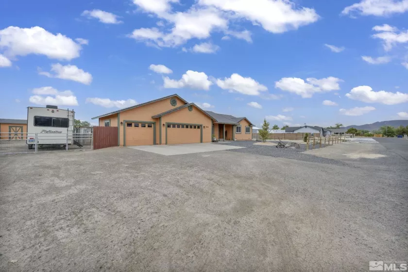 1155 Dinah Dr, Fernley, Nevada 89408, 3 Bedrooms Bedrooms, ,2 BathroomsBathrooms,Residential,For Sale,Dinah Dr,240010316