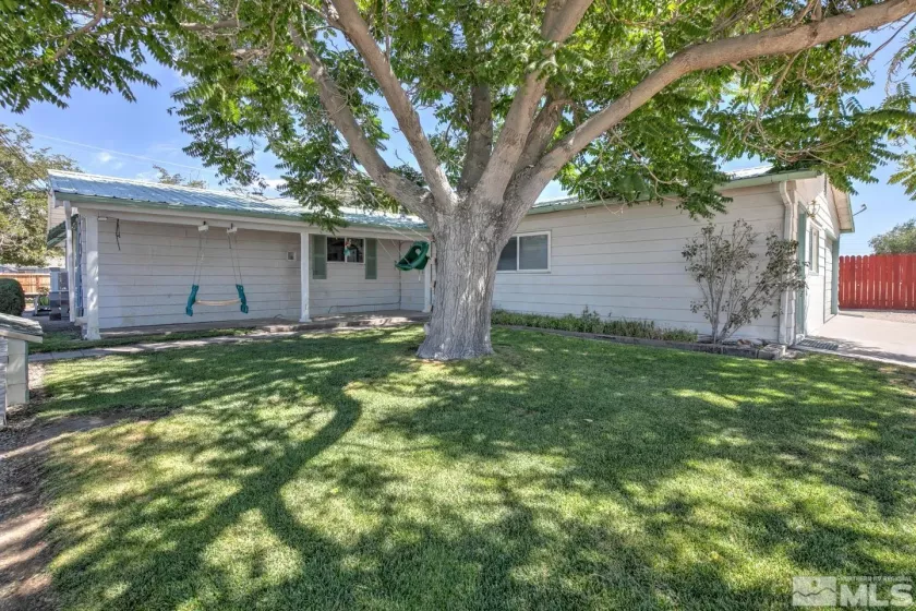 595 Babb Pl, Fallon, Nevada 89406, 3 Bedrooms Bedrooms, ,2 BathroomsBathrooms,Residential,For Sale,Babb Pl,240010770