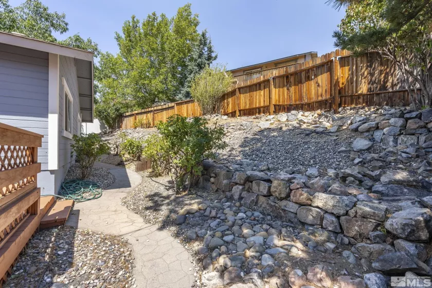 555 Talus Way, Reno, Nevada 89503, 3 Bedrooms Bedrooms, ,2 BathroomsBathrooms,Residential,For Sale,Talus Way,240011078