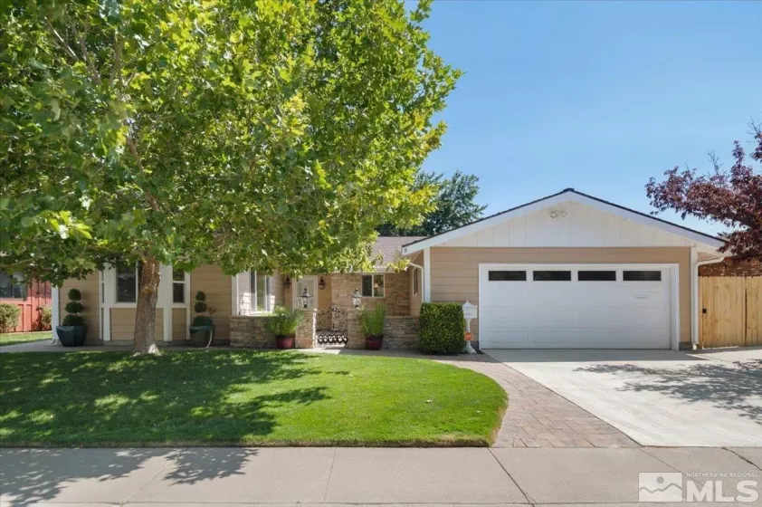 813 Richmond Avenue, Carson City, Nevada 89703, 3 Bedrooms Bedrooms, ,3 BathroomsBathrooms,Residential,For Sale,Richmond Avenue,240011136