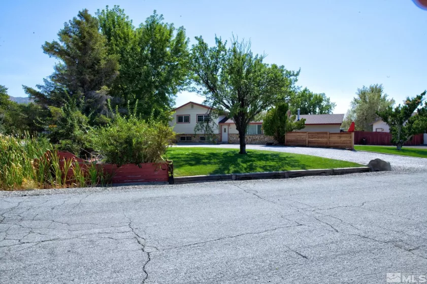 6355 Plum Hollow Cir, Reno, Nevada 89502, 3 Bedrooms Bedrooms, ,2 BathroomsBathrooms,Residential,For Sale,Plum Hollow Cir,240011152