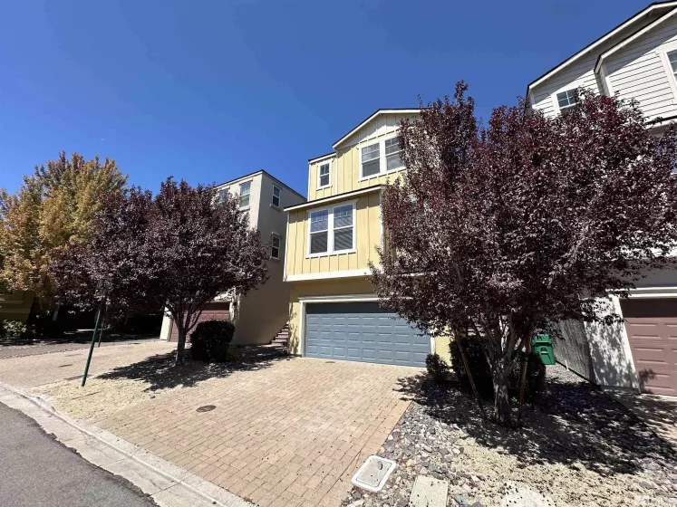 5925 Almandine Drive, Reno, Nevada 89523, 4 Bedrooms Bedrooms, ,3 BathroomsBathrooms,Residential Lease,For Lease,Almandine Drive,240011257