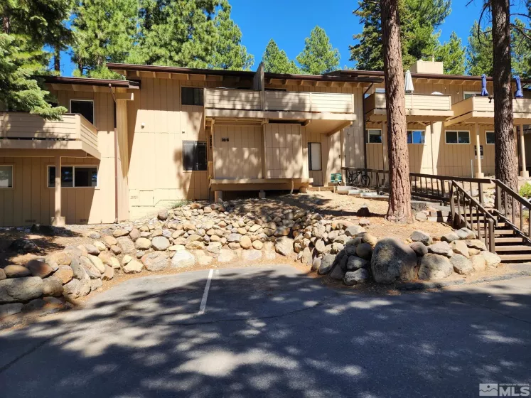 321 Ski Way, Incline Village, Nevada 89451, 3 Bedrooms Bedrooms, ,2 BathroomsBathrooms,Residential,For Sale,Ski Way,240010386