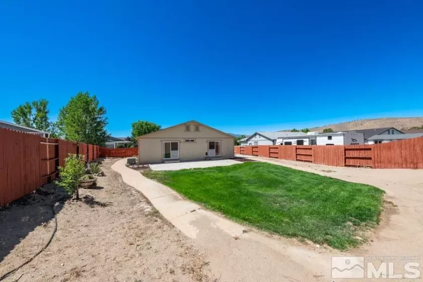 18319 Beechwood Ct, Reno, Nevada 89508, 3 Bedrooms Bedrooms, ,2 BathroomsBathrooms,Residential,For Sale,Beechwood Ct,240011589