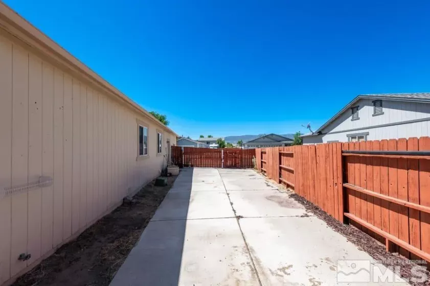 18319 Beechwood Ct, Reno, Nevada 89508, 3 Bedrooms Bedrooms, ,2 BathroomsBathrooms,Residential,For Sale,Beechwood Ct,240011589