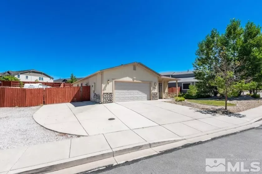 18319 Beechwood Ct, Reno, Nevada 89508, 3 Bedrooms Bedrooms, ,2 BathroomsBathrooms,Residential,For Sale,Beechwood Ct,240011589