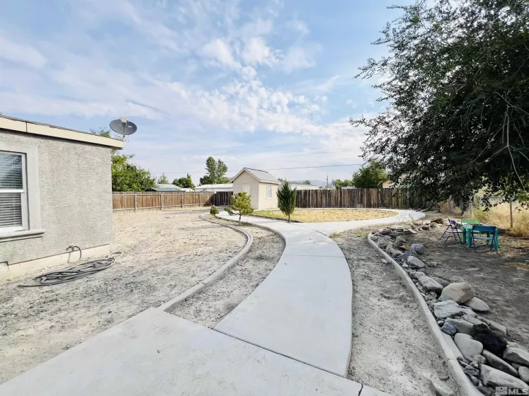 215 Lupin Dr., Battle Mountain, Nevada 89820, 3 Bedrooms Bedrooms, ,3 BathroomsBathrooms,Residential,For Sale,Lupin Dr.,240011578