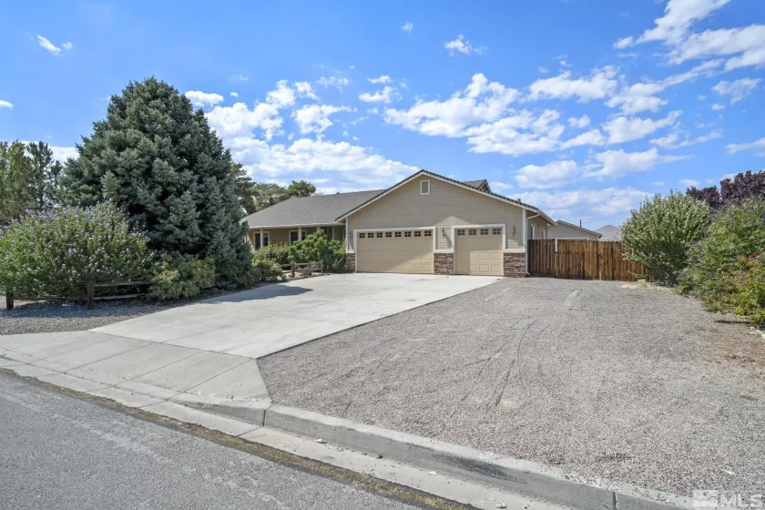 285 Saintsbury Ct, Sparks, Nevada 89441, 3 Bedrooms Bedrooms, ,2 BathroomsBathrooms,Residential,For Sale,Saintsbury Ct,240011508